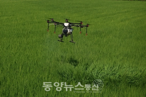 드론을 활용한 농업기술 교육 모습. 충남 아산시농기센터 제공.
