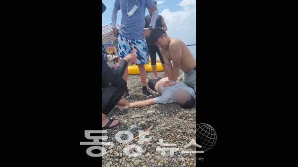 포항 흥환해수욕장에서 바다에 빠진 남성을 심폐소생술로 살린 정영화 소방교(사진=대구시 제공)