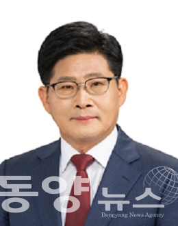정도희 제9대 천안시의회 의장.