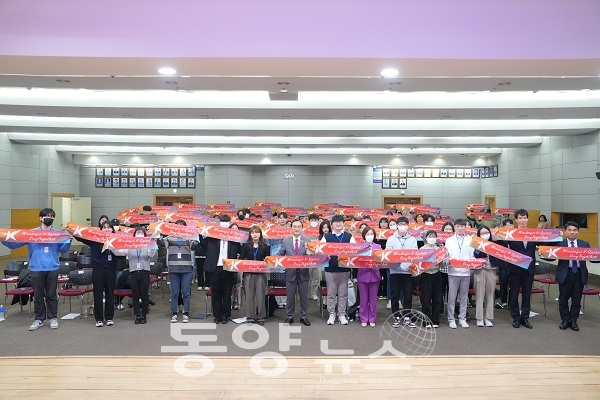 천안시가 지난 14일 시청 대회의실에서 ‘2023 천안 K-컬처 박람회 위촉식’을 개최했다. (사진=충남 천안시 제공)
