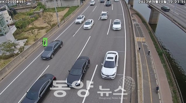 AI 영상검지기가 도시고속도로에 진입한 보행자를 검지한 화면(사진=서울시 제공)